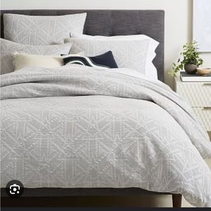 West Elm Geo Waffle Jacquard King Duvet & 2 Euro Shams - Light Gray